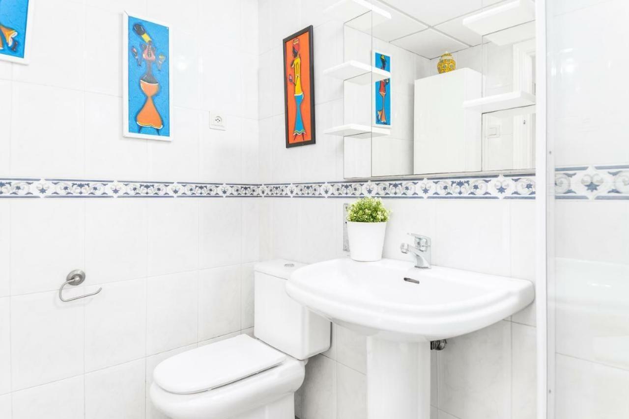 Lovely Suite With River Views And Parking مالقة المظهر الخارجي الصورة